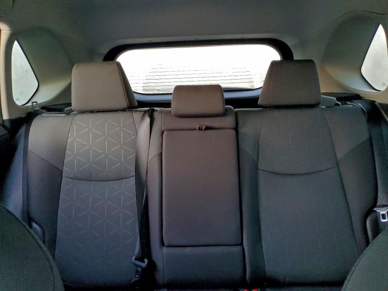 Фото 10 - TOYOTA RAV4