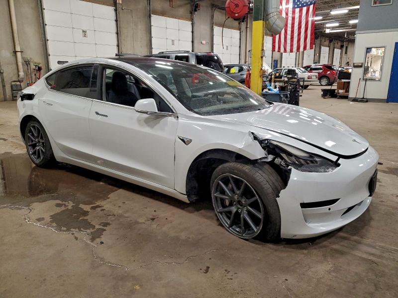 Фото 4 - TESLA MODEL 3