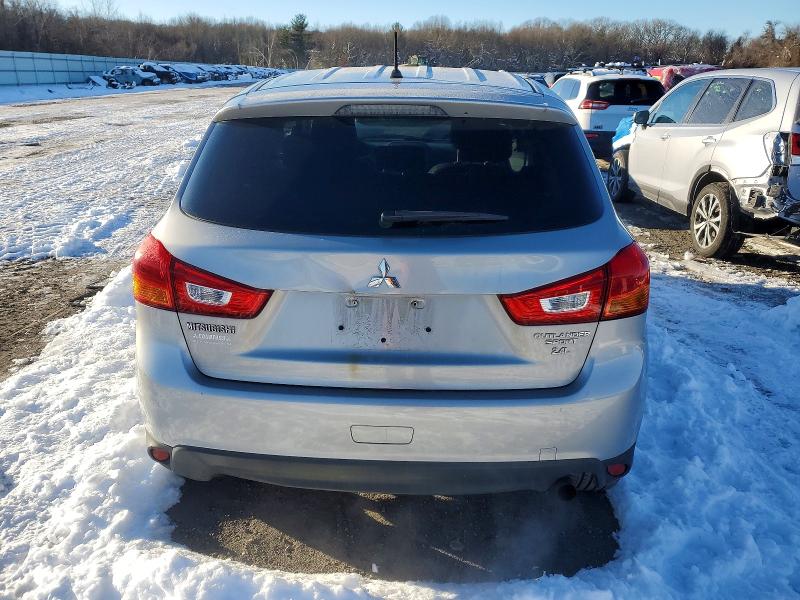 Фото 6 - MITSUBISHI OUTLANDER