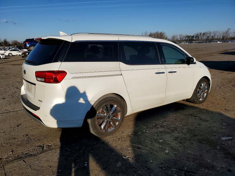 Фото 3 - KIA SEDONA