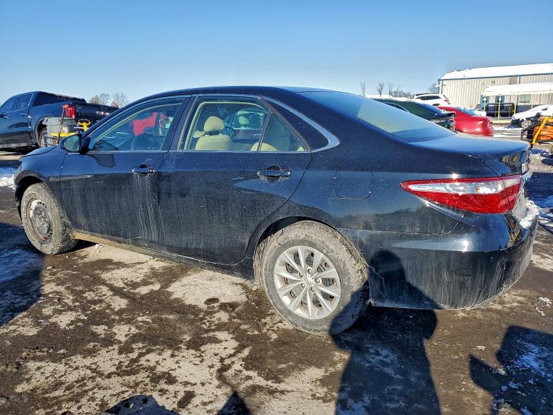 Фото 2 - TOYOTA CAMRY