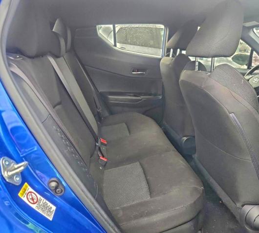 Фото 10 - TOYOTA C-HR