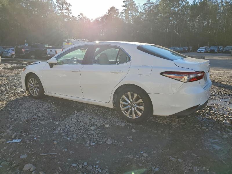 Фото 2 - TOYOTA CAMRY