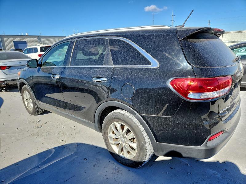 Фото 2 - KIA SORENTO