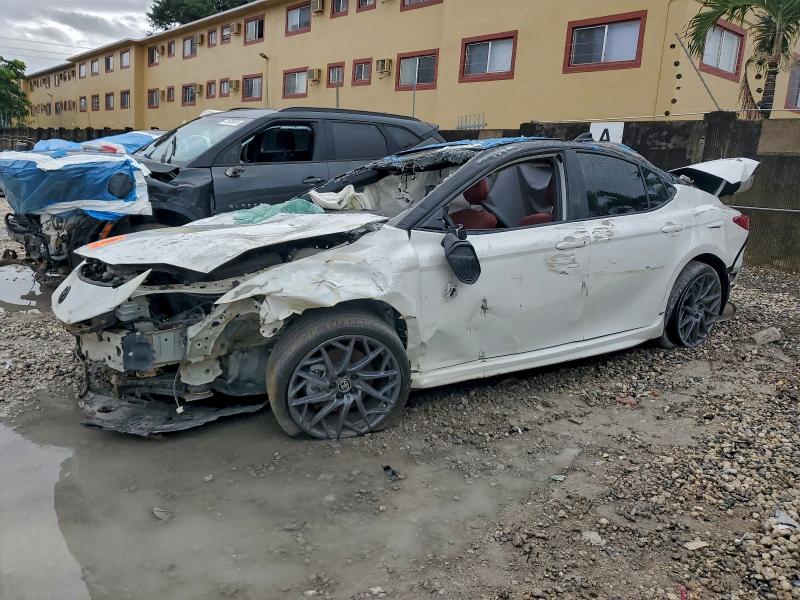 Фото 1 - TOYOTA CAMRY