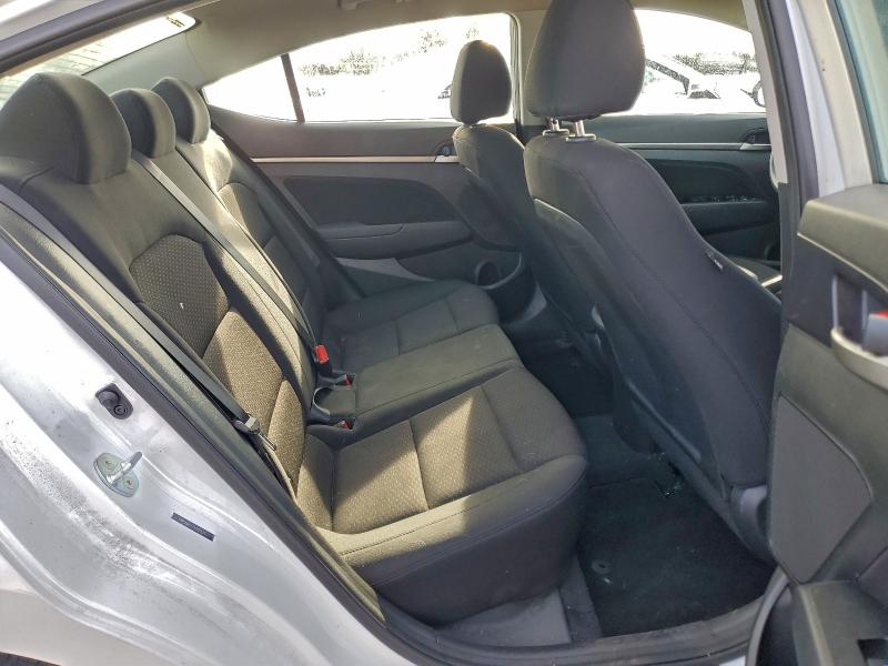 Фото 10 - HYUNDAI ELANTRA