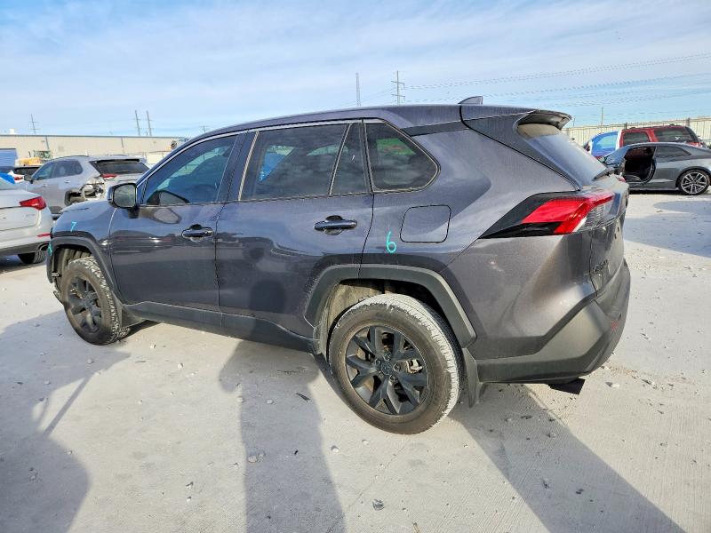 Фото 2 - TOYOTA RAV4