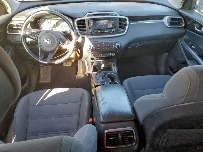 Фото 8 - KIA SORENTO