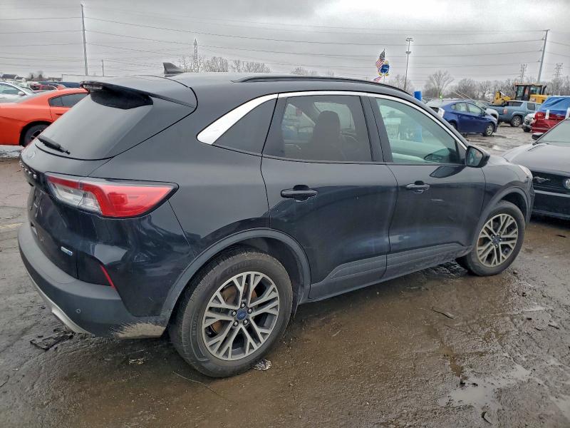 Фото 3 - FORD ESCAPE