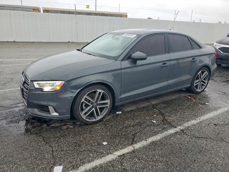 Фото 1 - AUDI A3