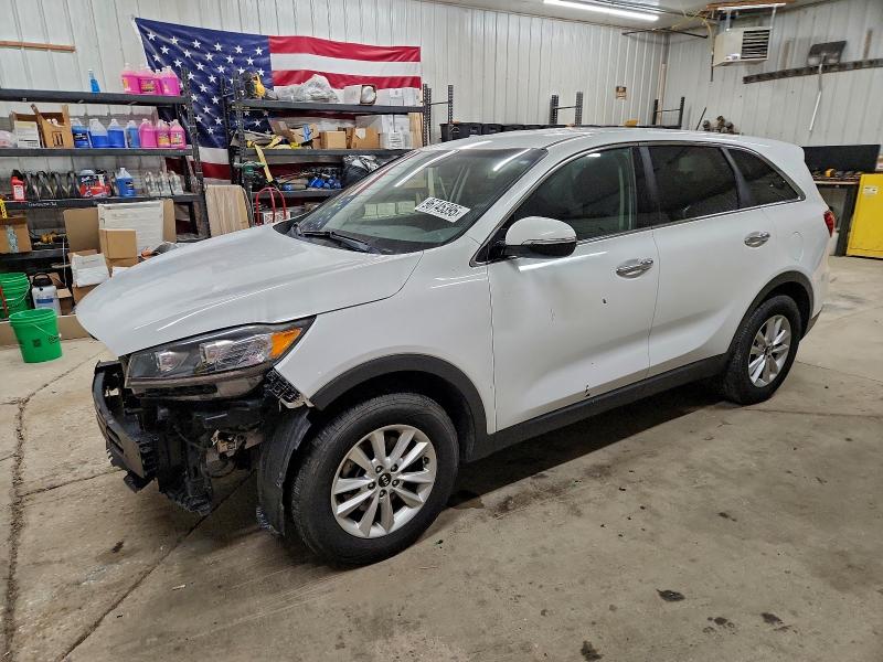 Фото 1 - KIA SORENTO