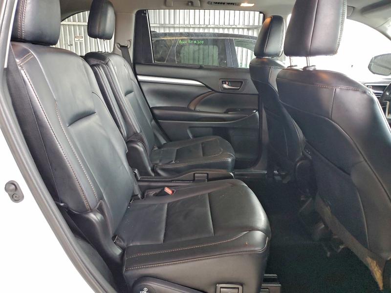 Фото 11 - TOYOTA HIGHLANDER