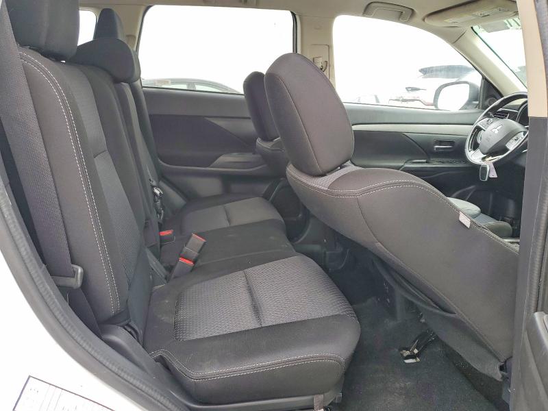 Фото 11 - MITSUBISHI OUTLANDER