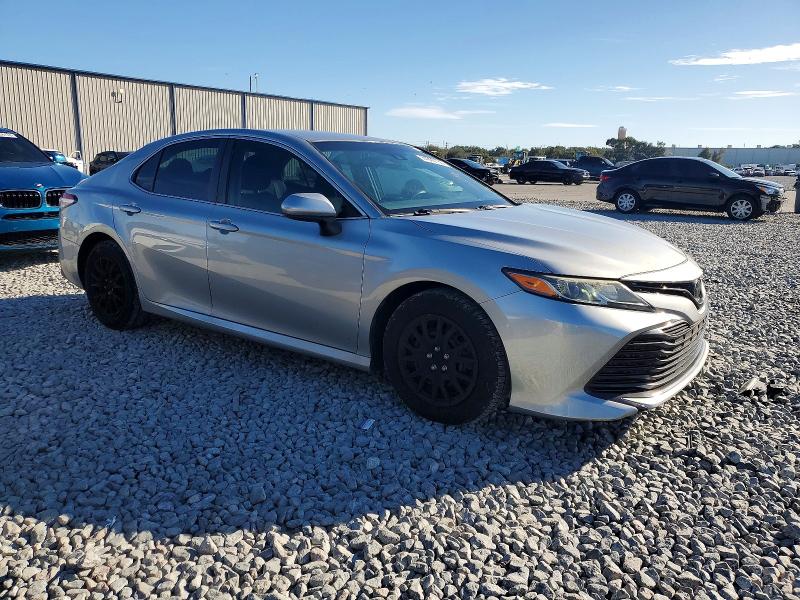 Фото 4 - TOYOTA CAMRY