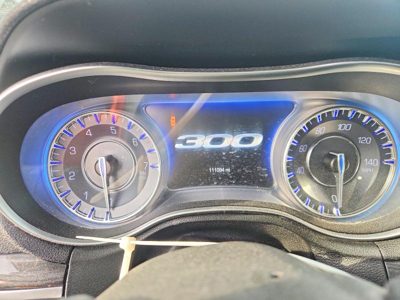 Фото 9 - CHRYSLER 300