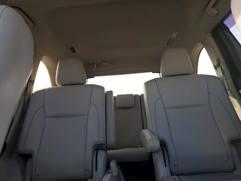 Фото 10 - TOYOTA HIGHLANDER