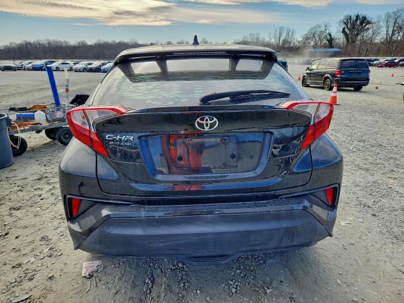 Фото 6 - TOYOTA C-HR