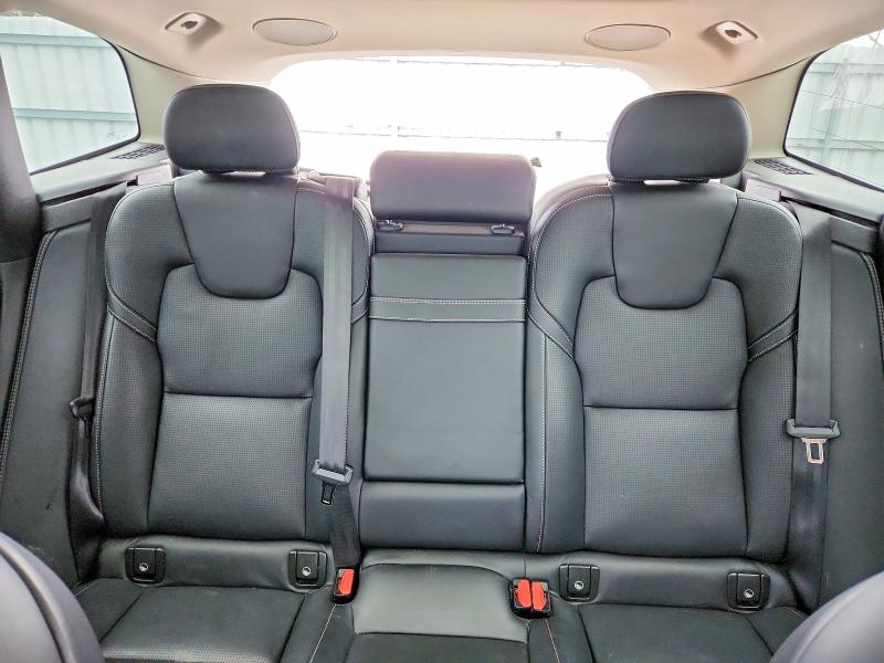 Фото 10 - VOLVO XC60