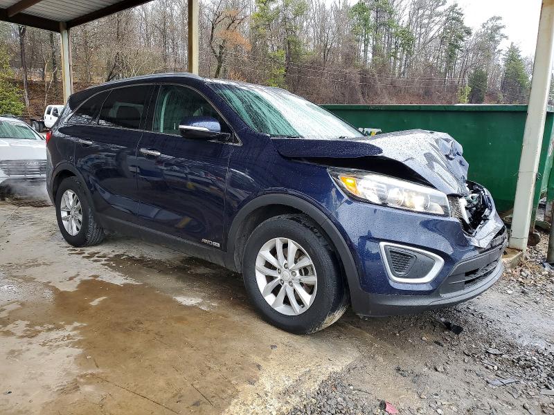 Фото 4 - KIA SORENTO