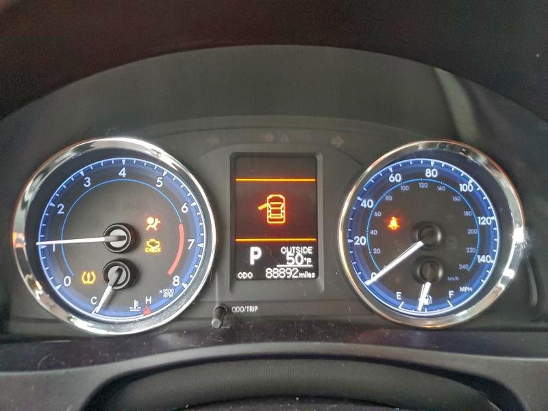 Фото 9 - TOYOTA COROLLA