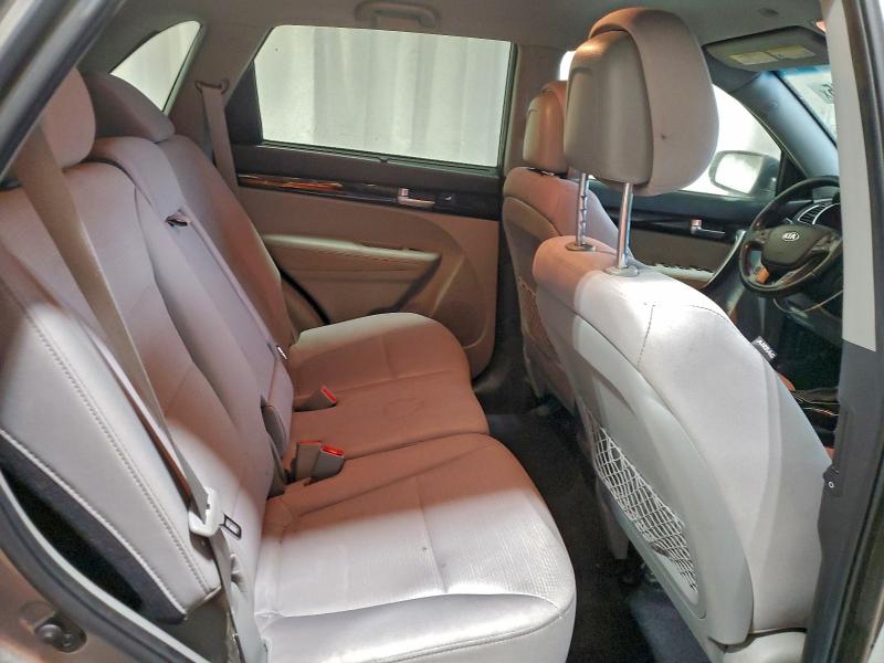 Фото 11 - KIA SORENTO