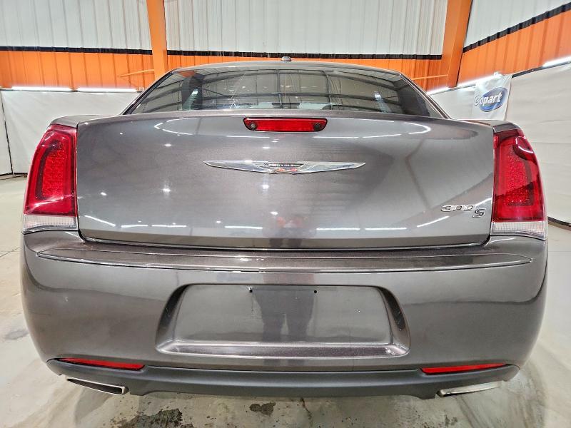 Фото 6 - CHRYSLER 300