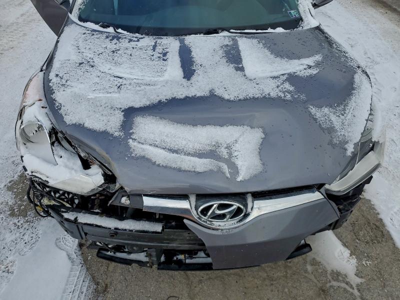 Фото 11 - HYUNDAI VELOSTER