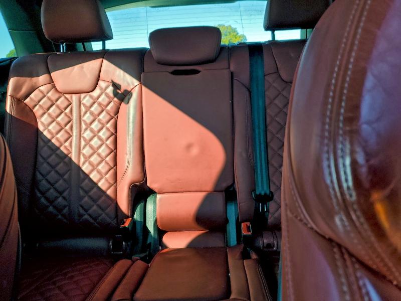 Фото 10 - AUDI SQ5