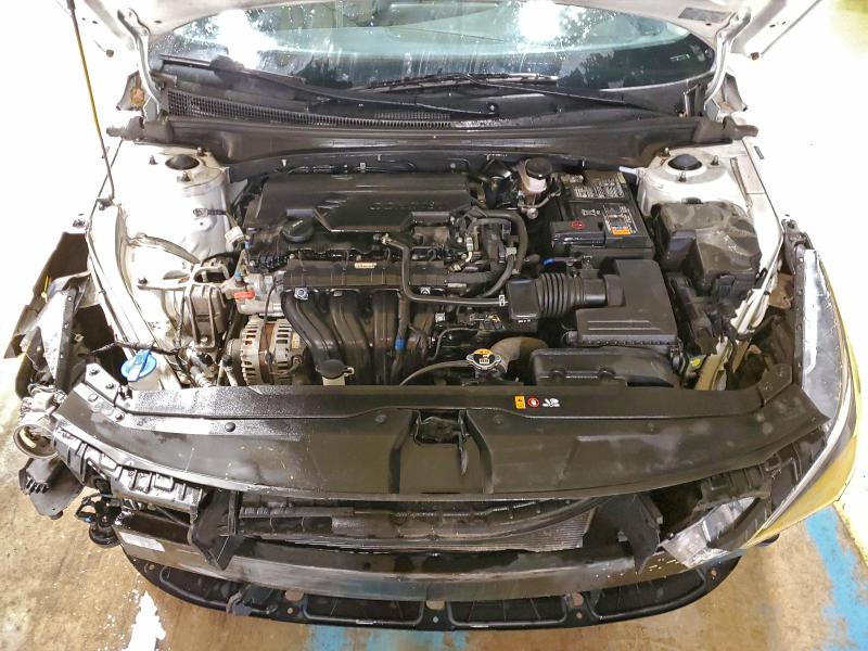 Фото 11 - HYUNDAI ELANTRA