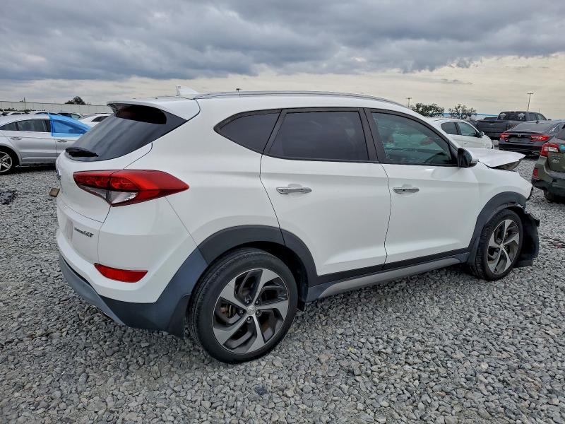 Фото 3 - HYUNDAI TUCSON