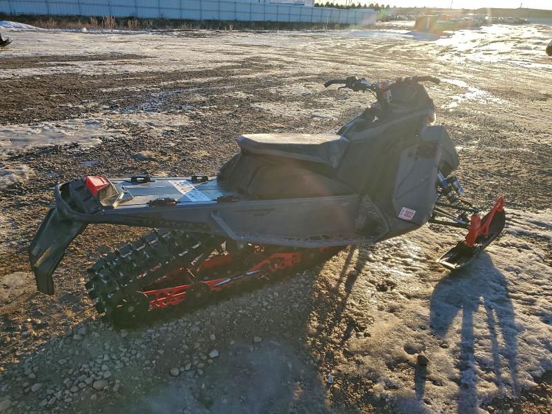 SKI-DOO SNOWMOBILE 2021