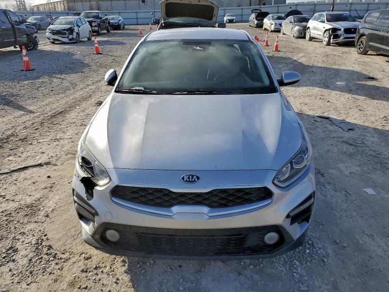 Фото 5 - KIA FORTE