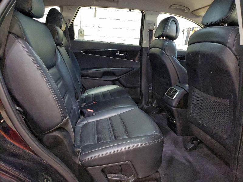 Фото 11 - KIA SORENTO