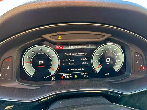 Фото 6 - AUDI Q7