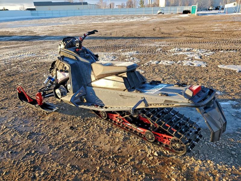 SKI-DOO SNOWMOBILE 2021