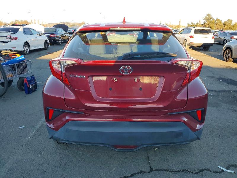 Фото 6 - TOYOTA C-HR