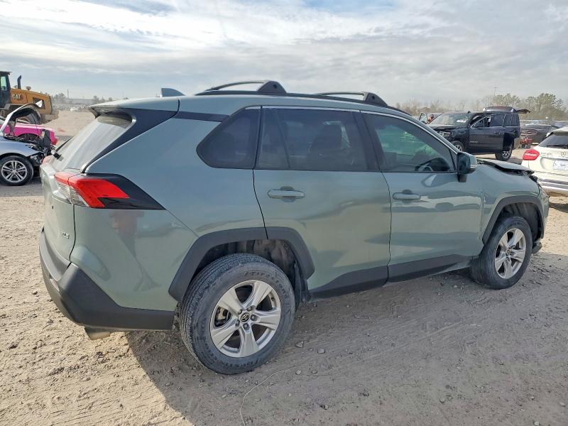 Фото 3 - TOYOTA RAV4