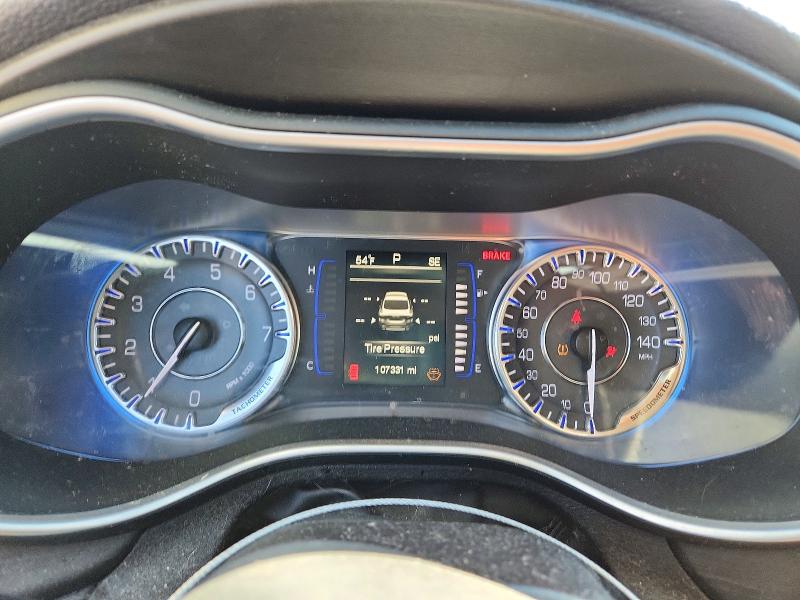 Фото 9 - CHRYSLER 200