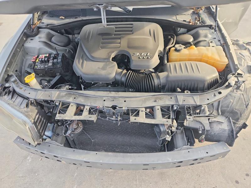 Фото 11 - CHRYSLER 300