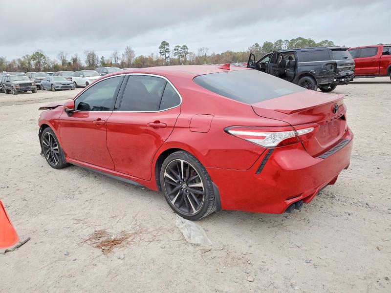 Фото 2 - TOYOTA CAMRY