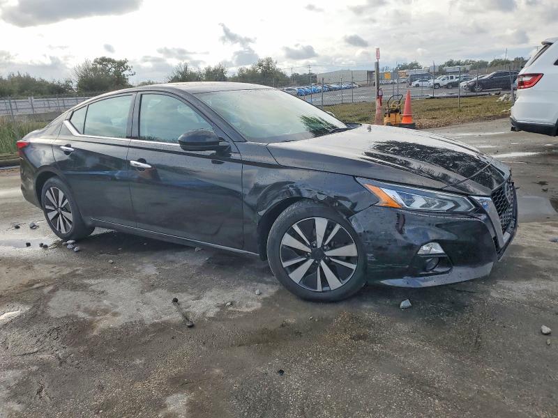 Фото 4 - NISSAN ALTIMA