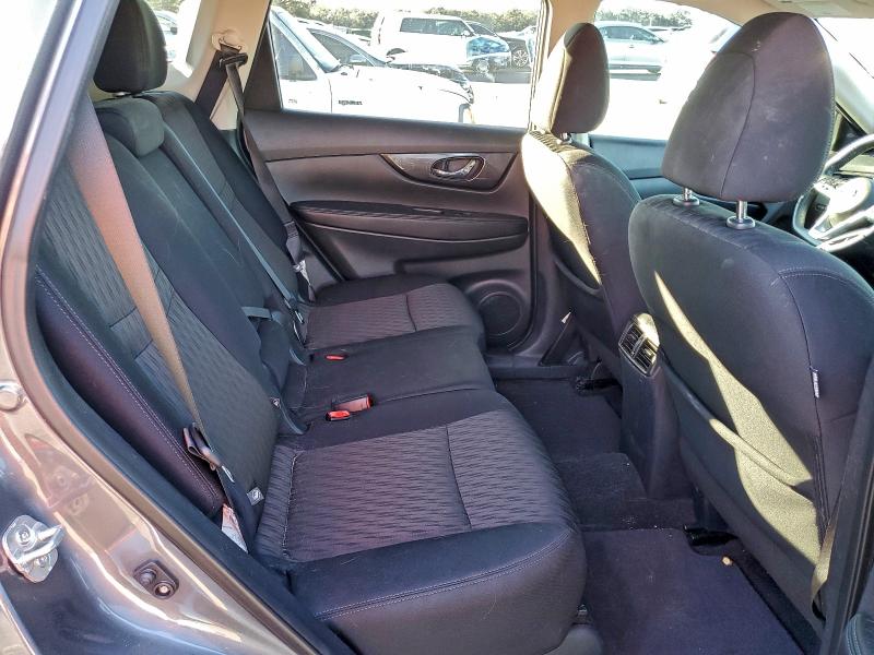 Фото 10 - NISSAN ROGUE