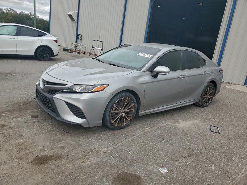 Фото 1 - TOYOTA CAMRY