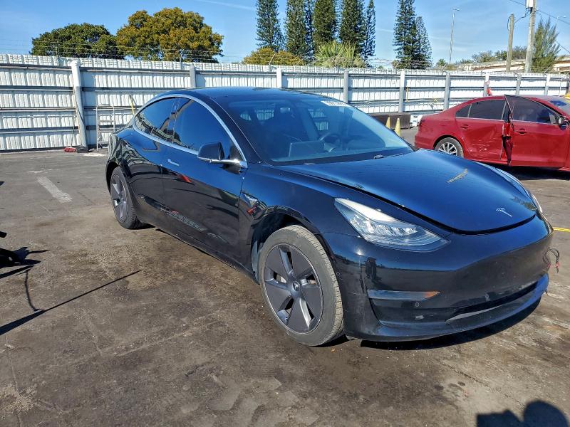 Фото 4 - TESLA MODEL 3