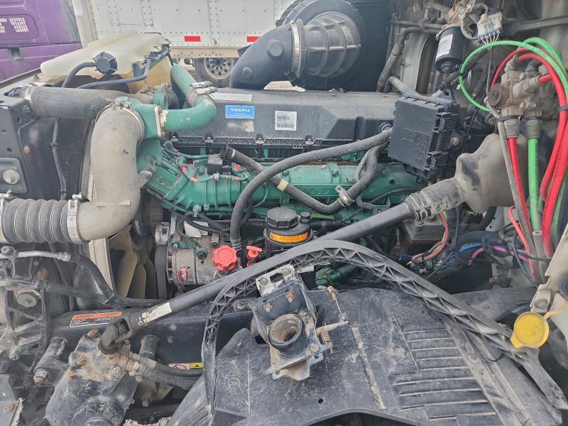 Фото 7 - VOLVO VN