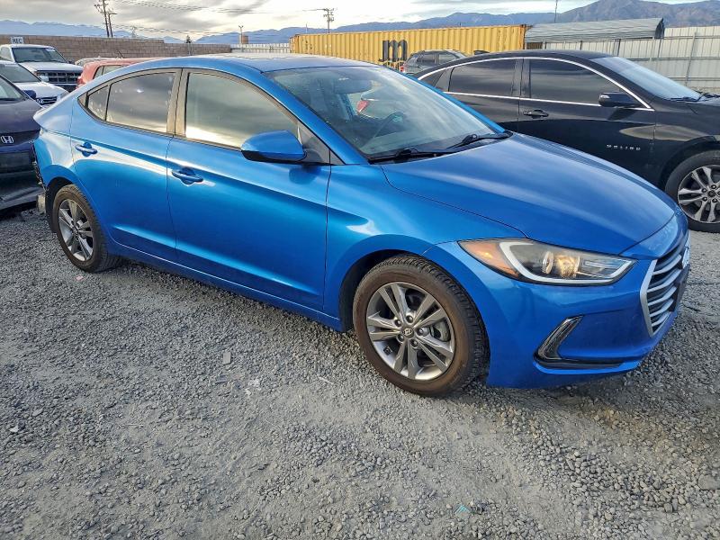 Фото 4 - HYUNDAI ELANTRA