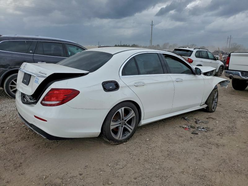 Фото 3 - MERCEDES-BENZ E-CLASS