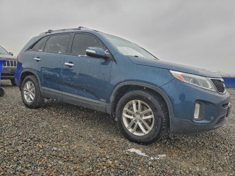 Фото 4 - KIA SORENTO