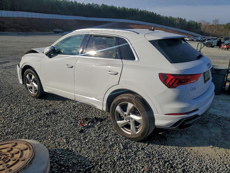 Фото 2 - AUDI Q3