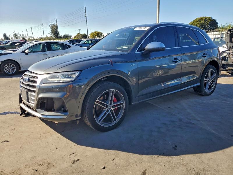 Фото 1 - AUDI SQ5